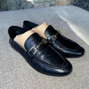 Steve Madden Women's Black Loafers with Gold Buckle Detail (size 6.5)